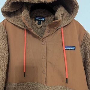 Women's Patagonia pullover size small